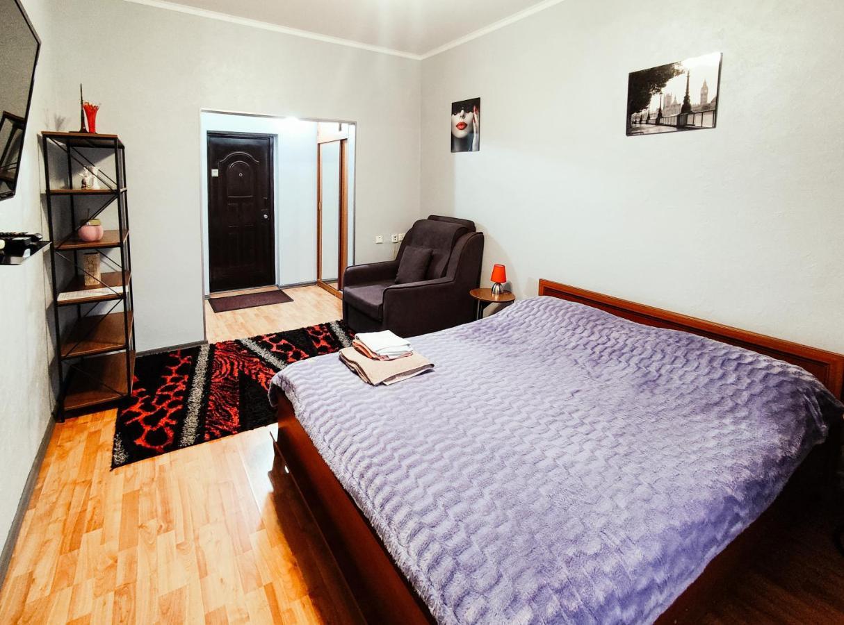 Nadezhda Apartments On Abylay Khan Ave 121 阿拉木图 外观 照片