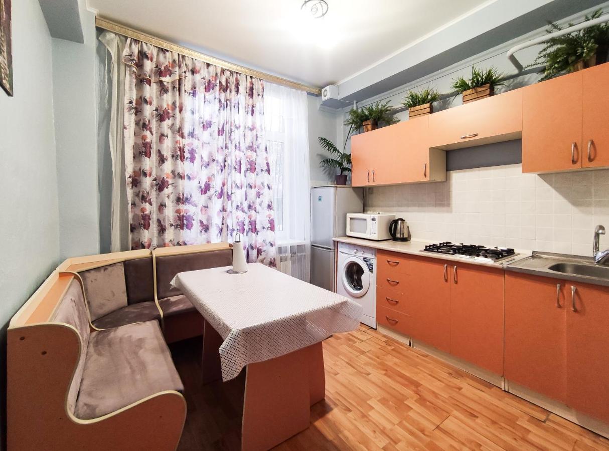 Nadezhda Apartments On Abylay Khan Ave 121 阿拉木图 外观 照片