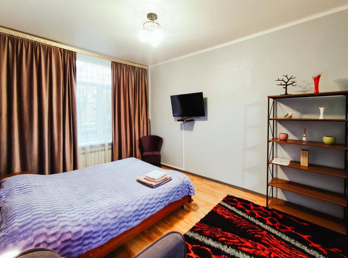 Nadezhda Apartments On Abylay Khan Ave 121 阿拉木图 外观 照片